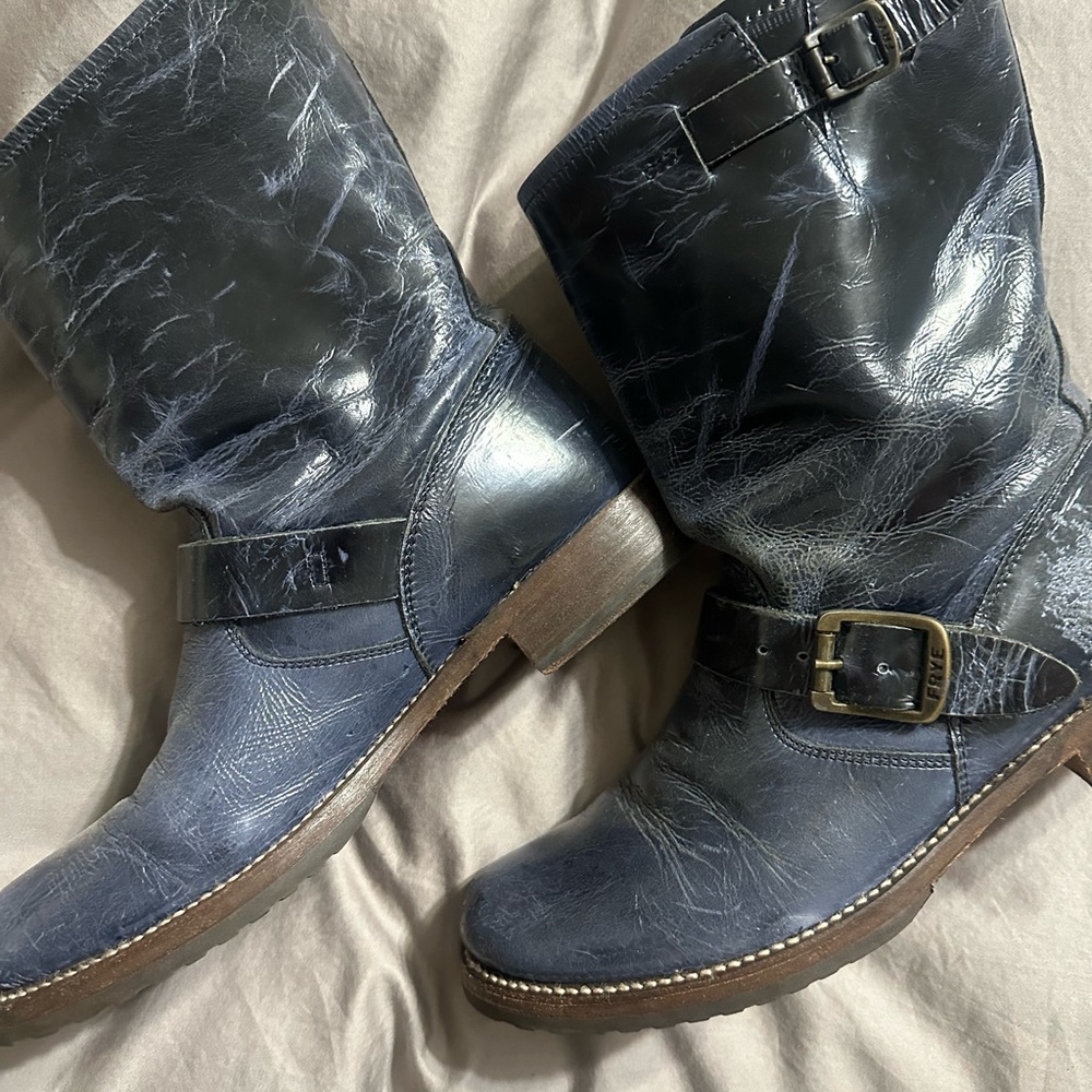 Frye patent engineer boots- read for size note